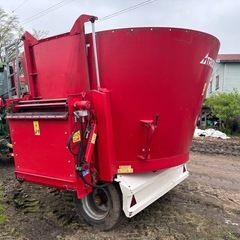 畜産用TOLIOLIETミキサーフィーダーの画像