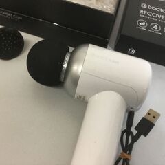 【🍀美品】ドクターエア  リカバリーガン RG-01 軽量 コードレス コンパクト 充電式 アタッチメント 筋膜リリースの画像