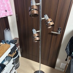 フロアスタンドライト3灯