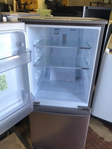 NO B266 ?福岡市内配送設置無料✨?SJ-D14E-N 冷蔵庫 ブロンズ系 [137L /2ドア /右開き/左開き付け替えタイプ