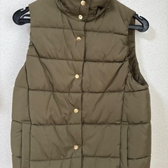 GUフード付き中綿ベスト カーキSサイズ