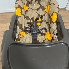 ハイローチェア　コンビ　手動の画像