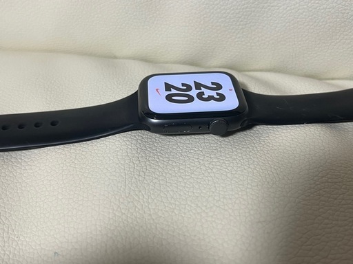激安　Apple Watch SE NIKEコラボ　44mm　GPSモデル