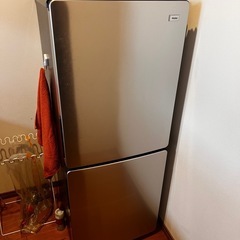 シルバーでおしゃれな一人暮らし冷蔵庫 