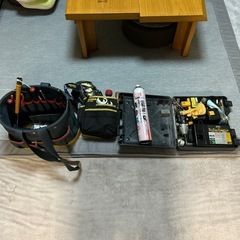 お話中　
工具セット　電動ドライバーバッテリー付　　DIY