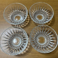 ガラス食器　4枚　まとめ売り　昭和レトロ　ボウル　中皿の画像