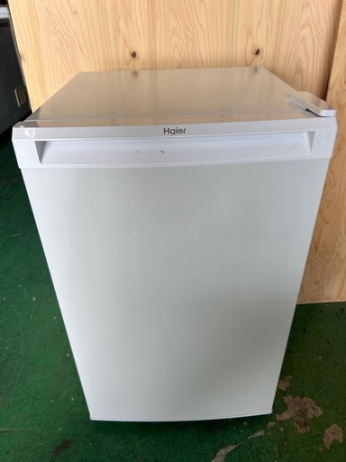 2022年 ノンフロン電気冷凍庫  82L