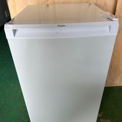 2022年 ノンフロン電気冷凍庫  82L
