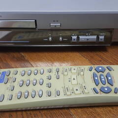 Victor XV-P300 DVDプレーヤー (リモコン、取説、AC電源ケーブル付き）　再生できないためジャンクにての画像