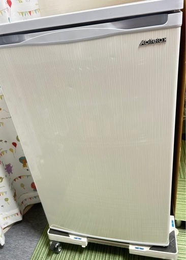 冷凍庫　100L　置き台付き