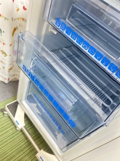 冷凍庫　100L　置き台付き