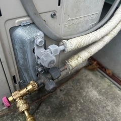 エアコンから冷たい風が出てこない、水漏れする等を点検修理致します。
