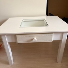 ホワイト　テーブル