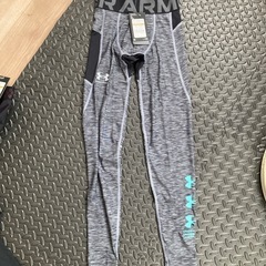 アンダーアーマーメンズ新品ヒートギア