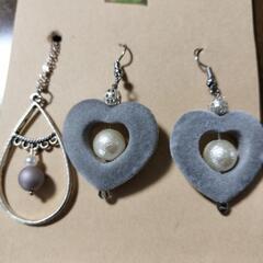 ピアスとネックレスセットの画像