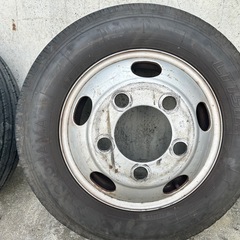 ブルーテックキャンター2tダンプに履いてました。
の画像