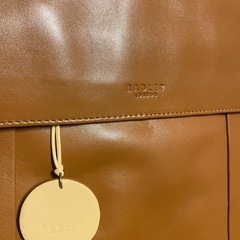RADLEY レザーショルダーバッグ キャメルの画像