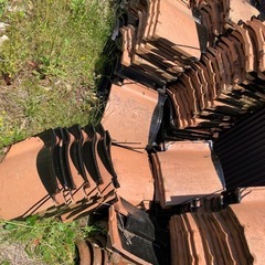 残土、石、瓦の画像