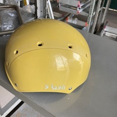 バイク　ヘルメット　黄色い
の画像