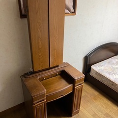 化粧台　あげます 昭和レトロ アンティーク鏡台の画像