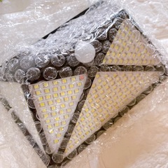 ❤️新品未使用❤️LEDソーラーセンサーライト　2個入り人感センター　防犯グッズ　電気代ゼロ　夜間防犯の画像