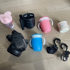 ベビー用品　おもちゃ色々　絵本棚