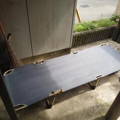 折りたたみ簡易ベッド