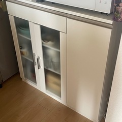食器棚（引越為20日まで、値段交渉可）