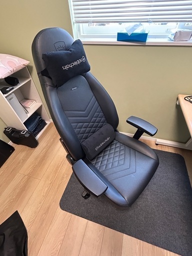 noblechairs ノーブルチェアーズ
