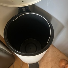 ゴミ箱の画像