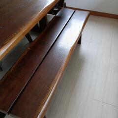 高級ダイニングテーブルセットの画像