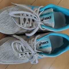 アシックス　23,5センチの画像