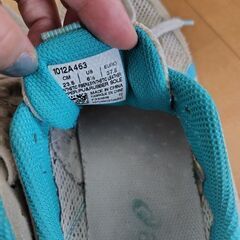 アシックス　23,5センチの画像