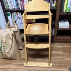 幼児のダイニングテーブル用椅子