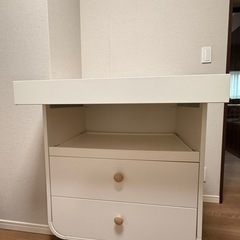 IKEA おむつ替え台付き収納チェスト の画像