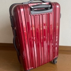 スーツケース　赤　Mの画像