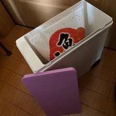 お米保存容器美品の画像