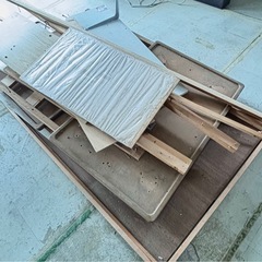 木材の廃材､木材のドア､カラーBOXの廃材､差し上げます。