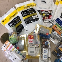 LANケーブルやテレビ線、電源コンセントなど。