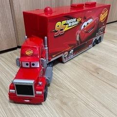ディズニーカーズ　たくさんのせよう大きなマックトレーラー