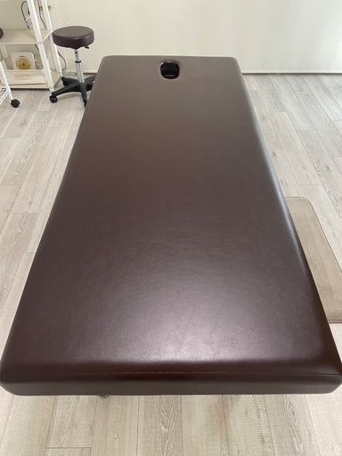 整体アロマ施術ベット
