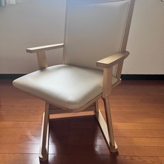 ダイニング　椅子　回転しますの画像