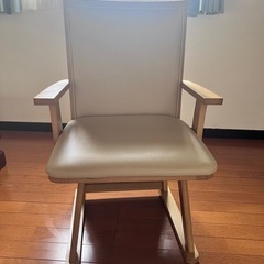 ダイニング　椅子　回転します