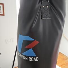 Fighting Road サンドバッグとスタンドの画像
