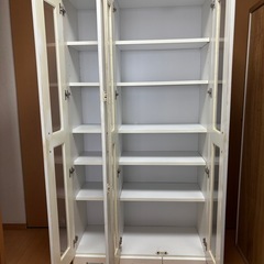 収納棚の画像