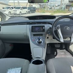 誰でも車が買える次世代低与信ローン専門店／ 安心の１年保証付き 距離無制限！中古車販売 カーメル福島本店 　平成27年　 トヨタ　プリウス 　115000㌔の画像