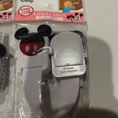 新品★ミッキーとびらストッパーLサイズ✖️2個・ロディコンセントガード2個セットの画像