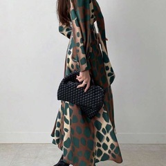 新品⭐︎素敵な柄のロングワンピースの画像