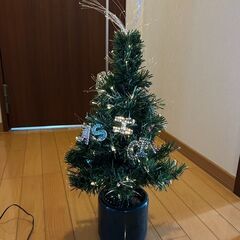 電球クリスマスツリー