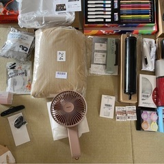 新品グッズ　色々詰め合わせ　ダンボール一箱分セットの画像